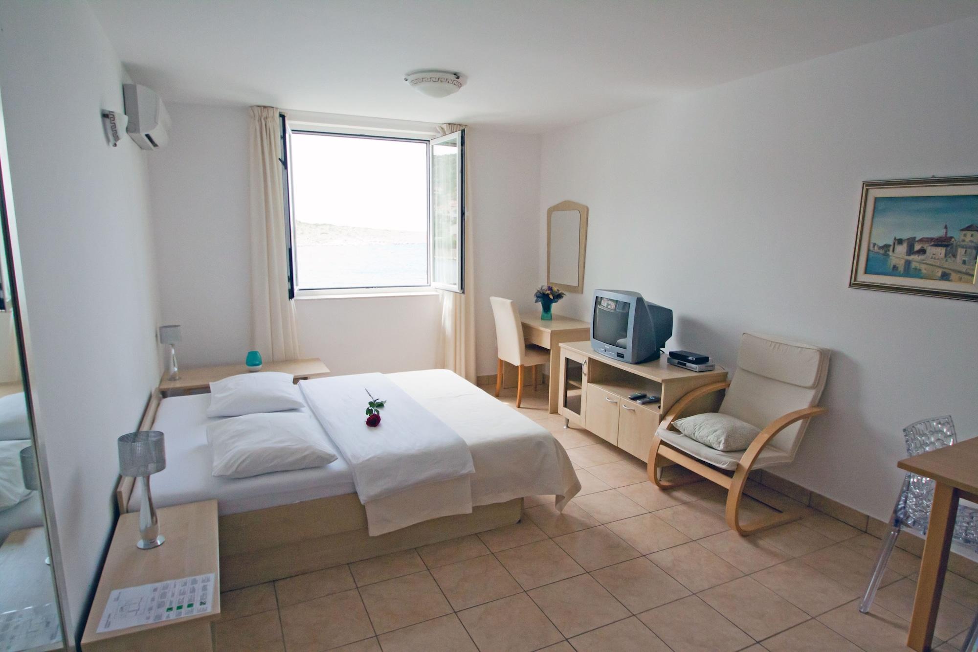 Apartments Tamarix Винерац Екстериор снимка