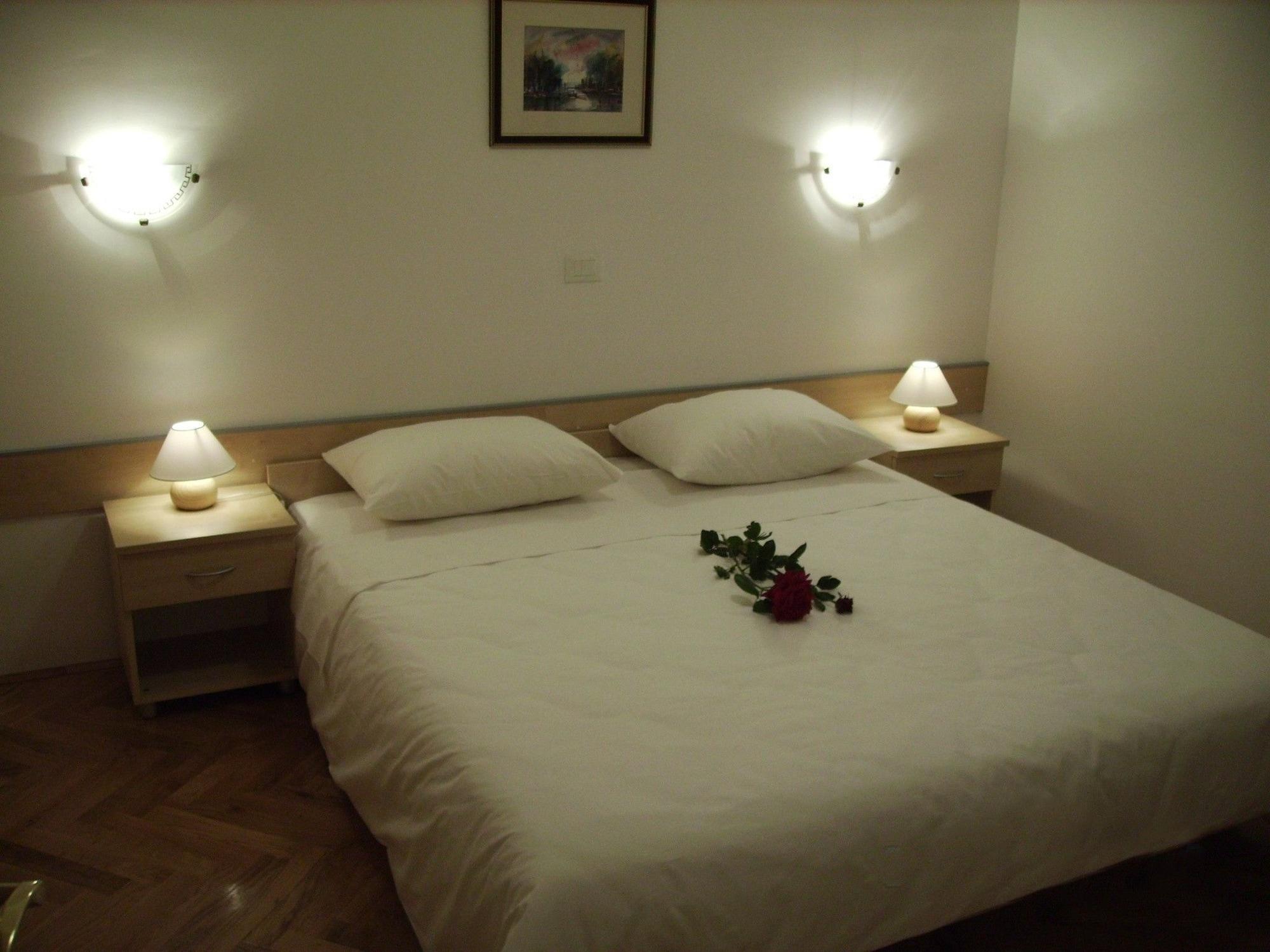 Apartments Tamarix Винерац Екстериор снимка