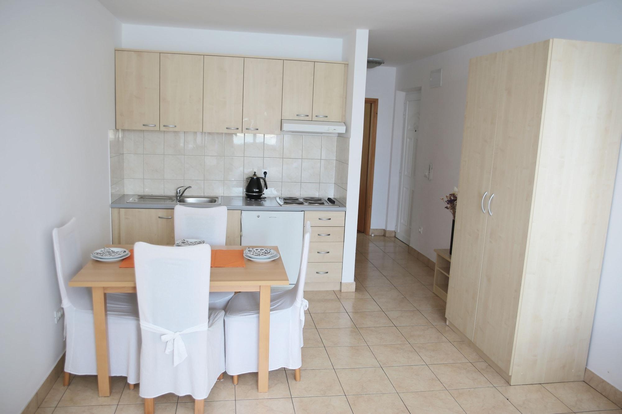 Apartments Tamarix Винерац Екстериор снимка