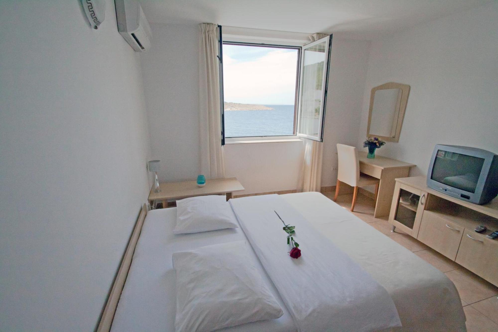 Apartments Tamarix Винерац Екстериор снимка