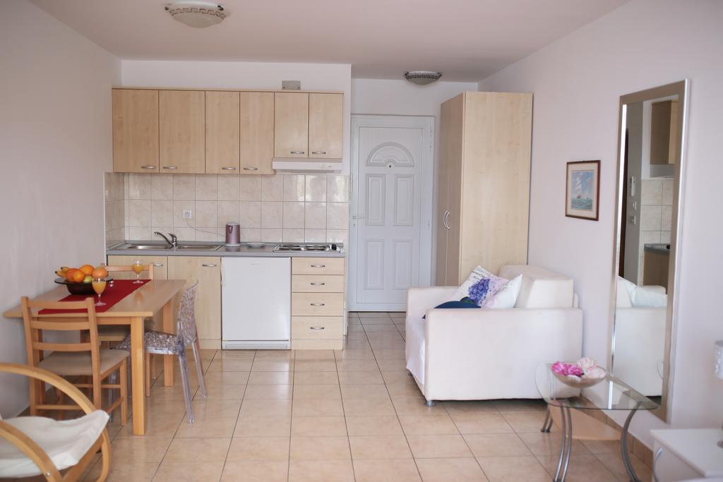 Apartments Tamarix Винерац Екстериор снимка