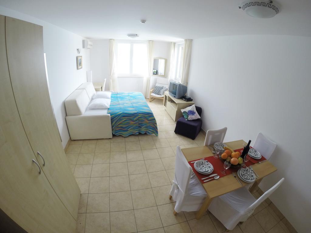 Apartments Tamarix Винерац Екстериор снимка