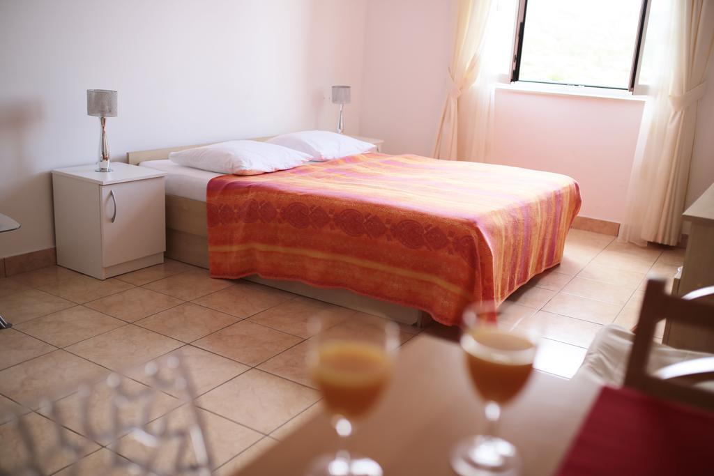 Apartments Tamarix Винерац Екстериор снимка